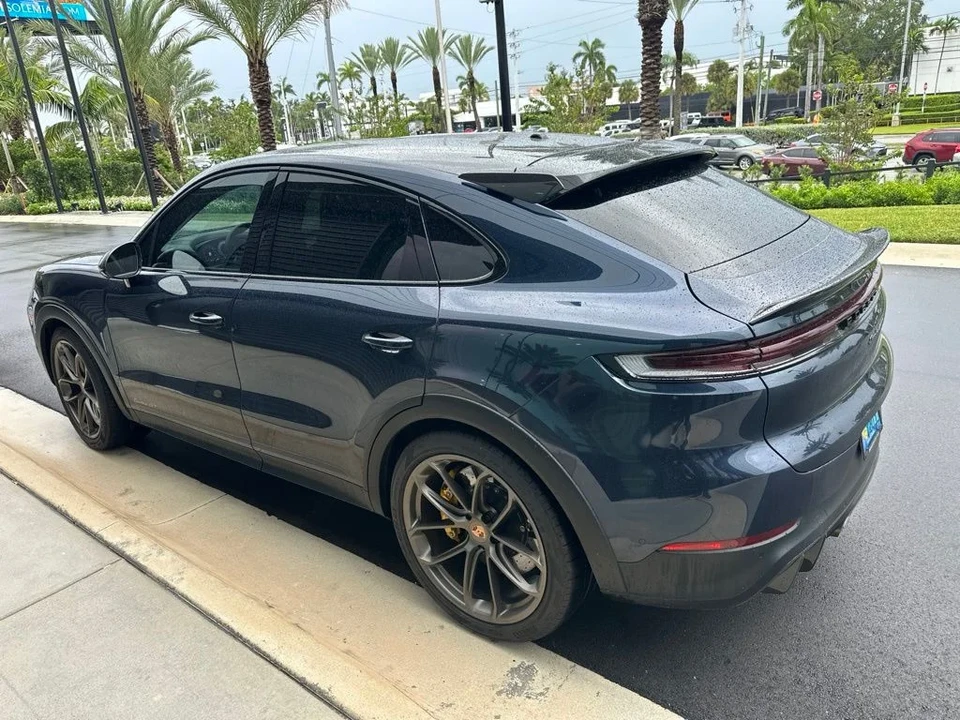 2026 Porsche 9Y0/9Y3 Cayenne Turbo GT - Image 4 of 6
