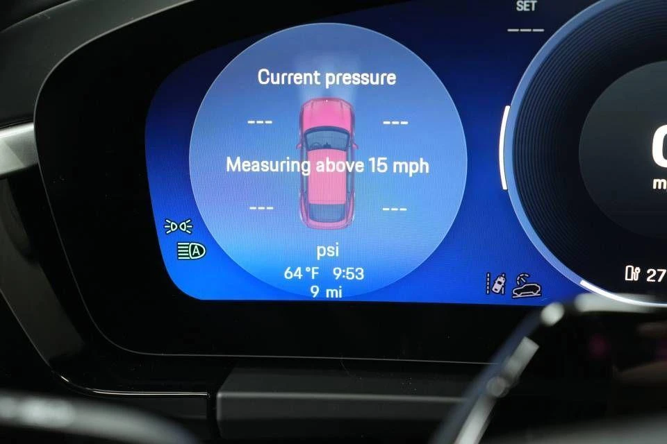 2026 Porsche Macan Electric - Image 16 of 31