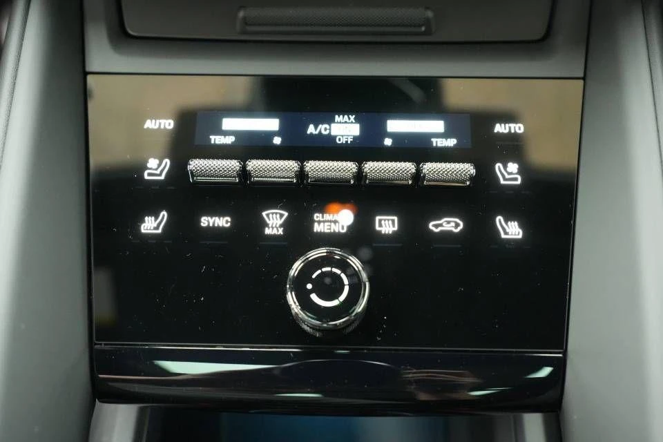 2026 Porsche Macan Electric - Image 23 of 31