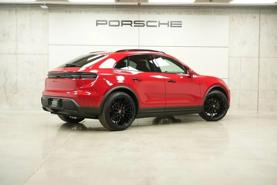 2026 Porsche Macan Electric - Image 8 of 31
