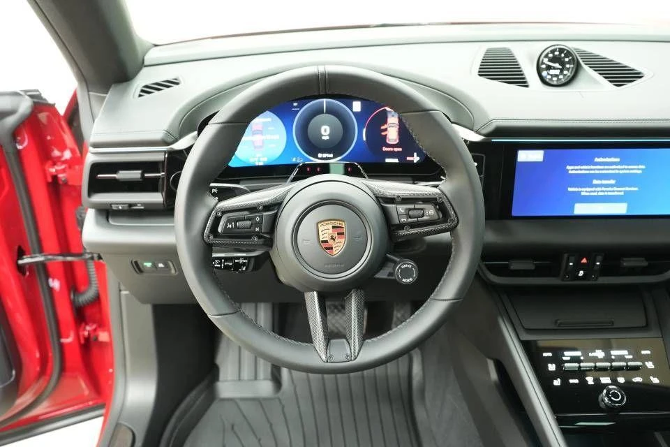 2026 Porsche Macan Electric - Image 14 of 31