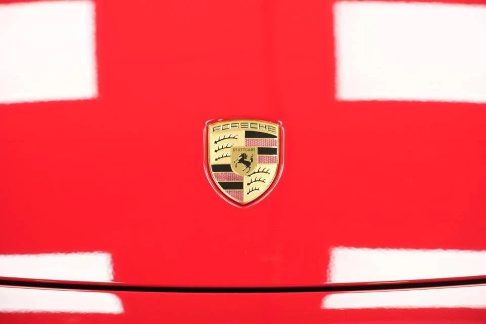 2026 Porsche Macan Electric - Image 29 of 31