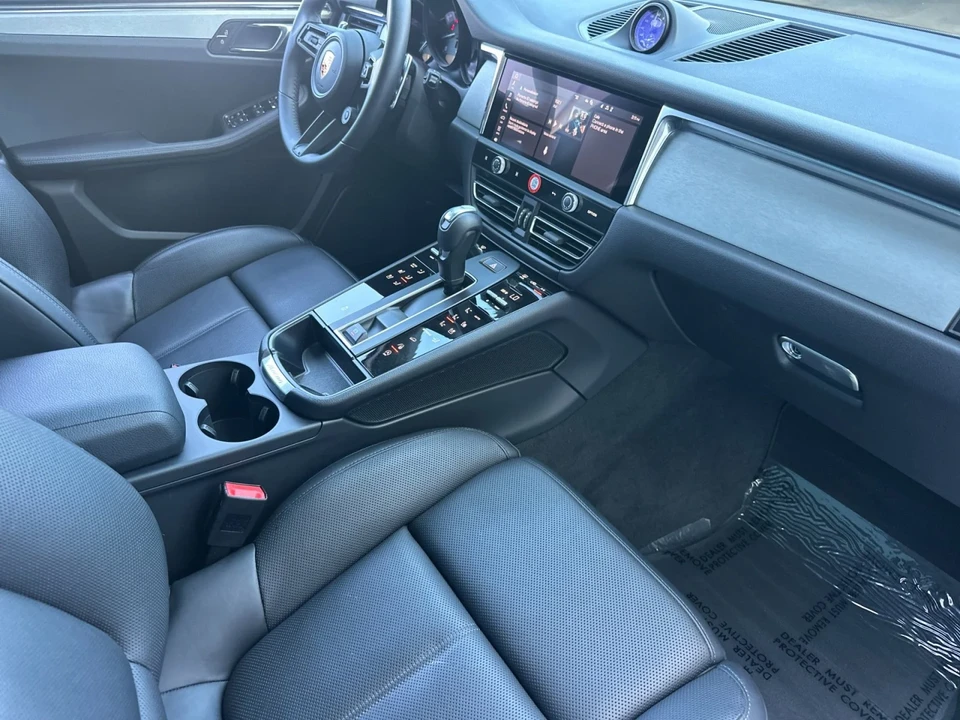 2026 Porsche Macan - Image 16 of 29
