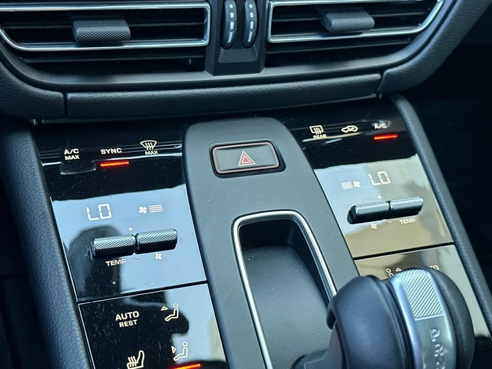 2026 Porsche Macan - Image 21 of 29