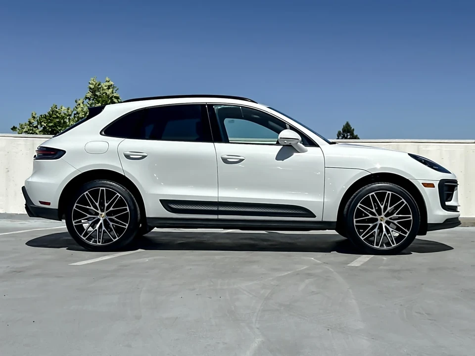 2026 Porsche Macan - Image 9 of 29
