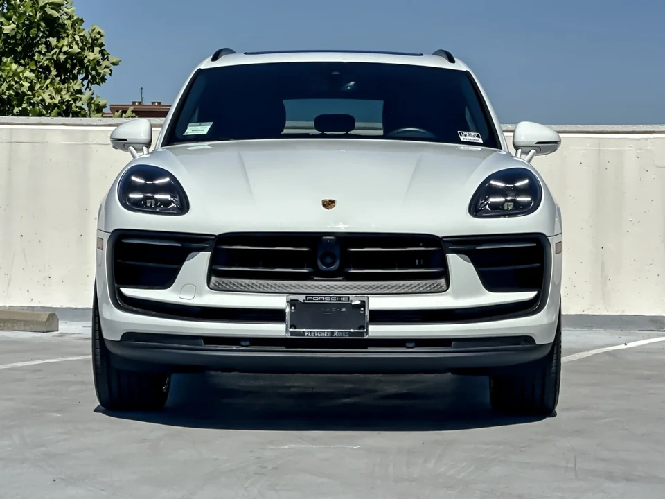 2026 Porsche Macan - Image 11 of 29