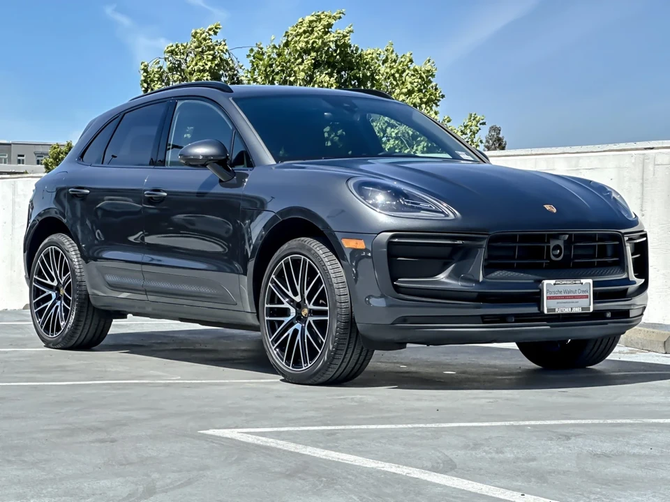 2026 Porsche Macan - Image 10 of 29