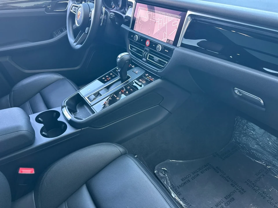 2026 Porsche Macan - Image 16 of 29