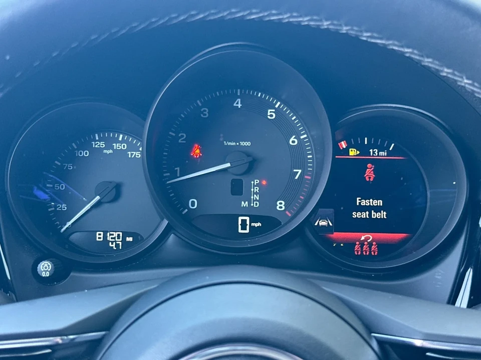 2026 Porsche Macan - Image 24 of 29