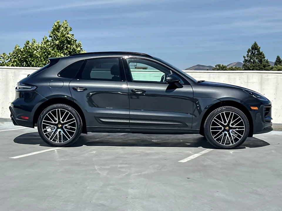 2026 Porsche Macan - Image 9 of 29