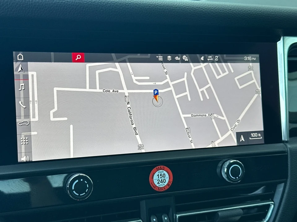 2026 Porsche Macan - Image 19 of 29