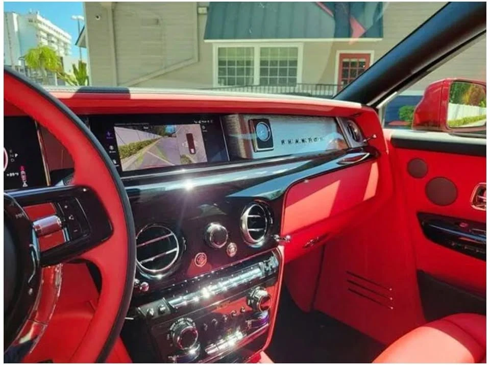 2026 Rolls-Royce Phantom VIII - Image 9 of 10