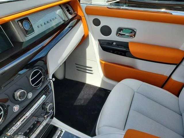 2026 Rolls-Royce Phantom - Image 25 of 31
