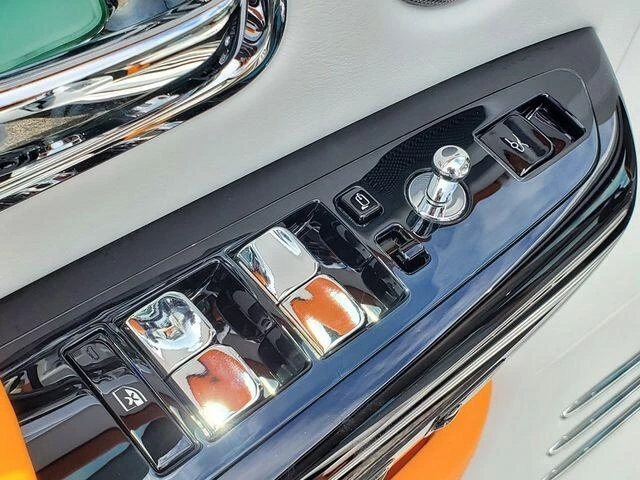 2026 Rolls-Royce Phantom - Image 20 of 31