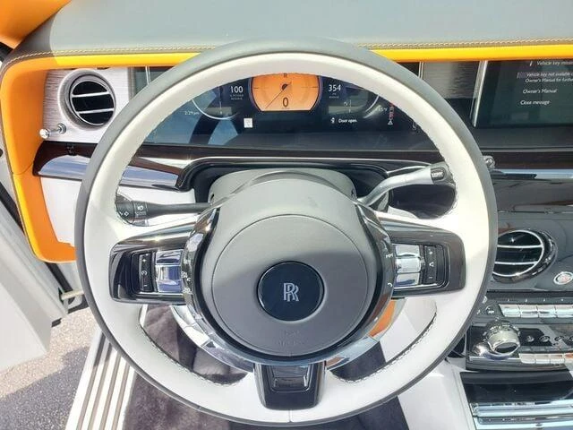2026 Rolls-Royce Phantom - Image 23 of 31