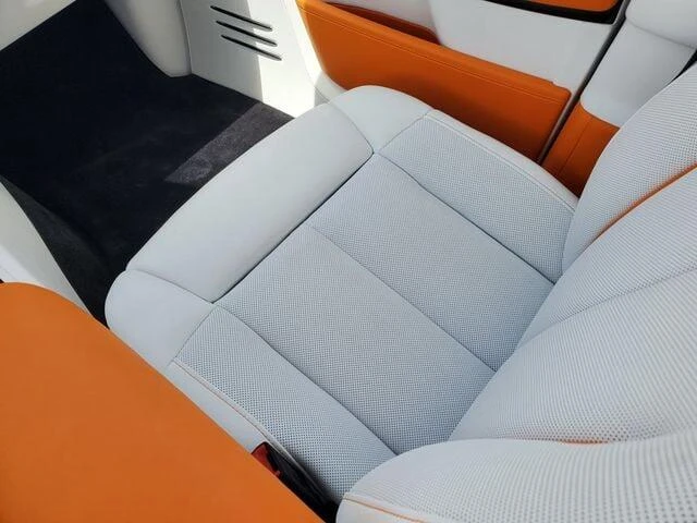 2026 Rolls-Royce Phantom - Image 18 of 31