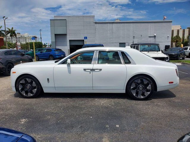 2026 Rolls-Royce Phantom - Image 7 of 31