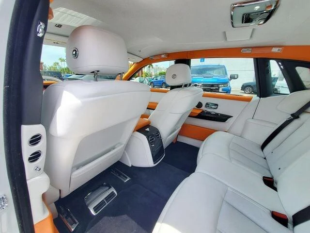 2026 Rolls-Royce Phantom - Image 14 of 31