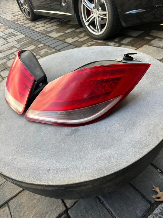2009 Parts & Memorabilia Bodywork - Image 2 of 7
