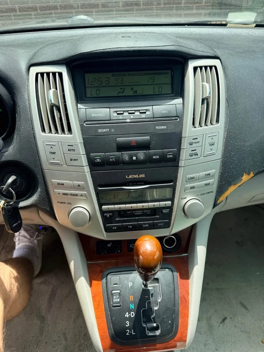 2004 Lexus RX 2nd Gen - Image 8 of 9