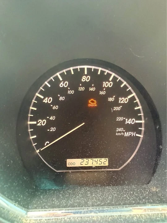 2004 Lexus RX 2nd Gen - Image 6 of 9