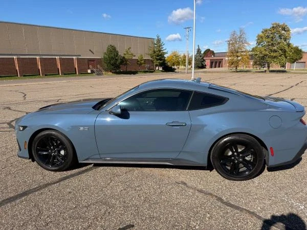 2025 Ford S650 Mustang - Image 2 of 17