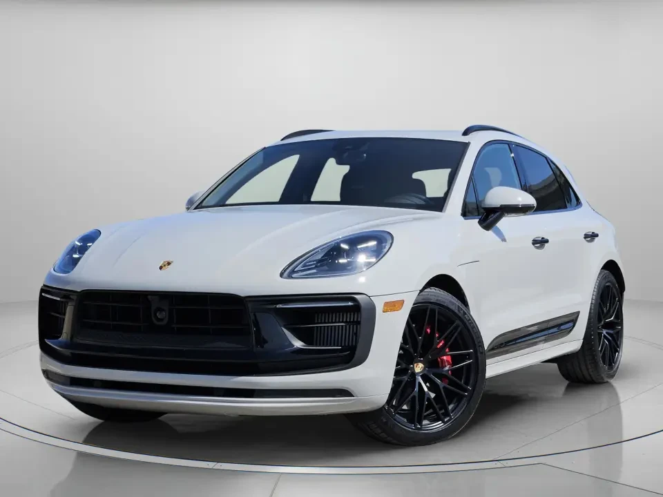 2025 Porsche Macan GTS - Image 5 of 9