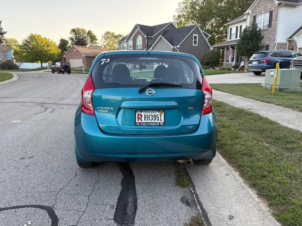 2014 Nissan Versa - Image 5 of 10