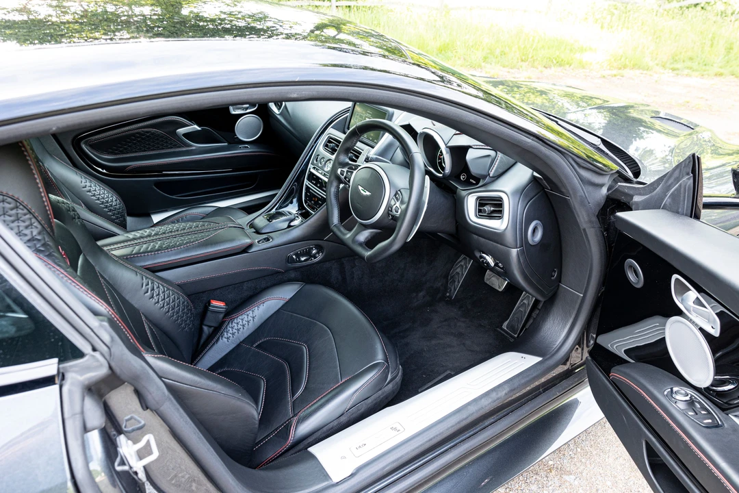 2019 Aston Martin DBS Superleggera - Image 14 of 31