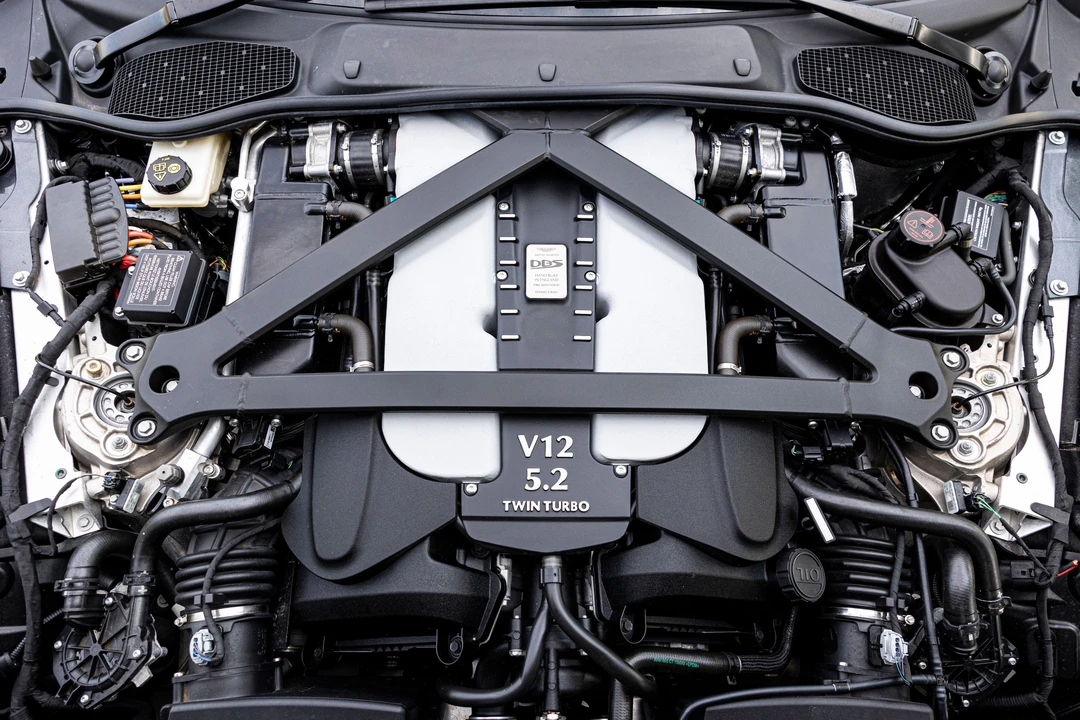 2019 Aston Martin DBS Superleggera - Image 4 of 31