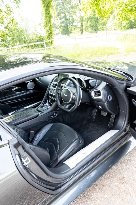 2019 Aston Martin DBS Superleggera - Image 15 of 31
