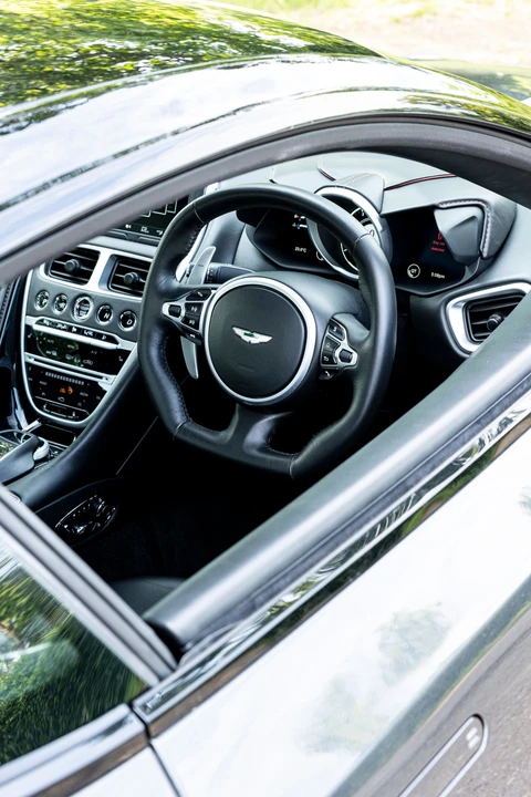 2019 Aston Martin DBS Superleggera - Image 9 of 31