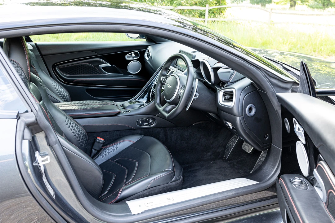 2019 Aston Martin DBS Superleggera - Image 16 of 31