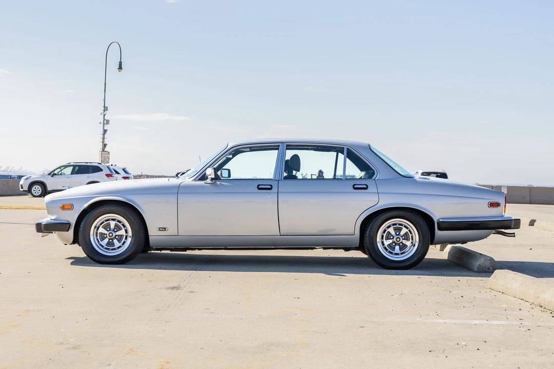 1983 Jaguar XJ Series 3 - Image 9 of 31