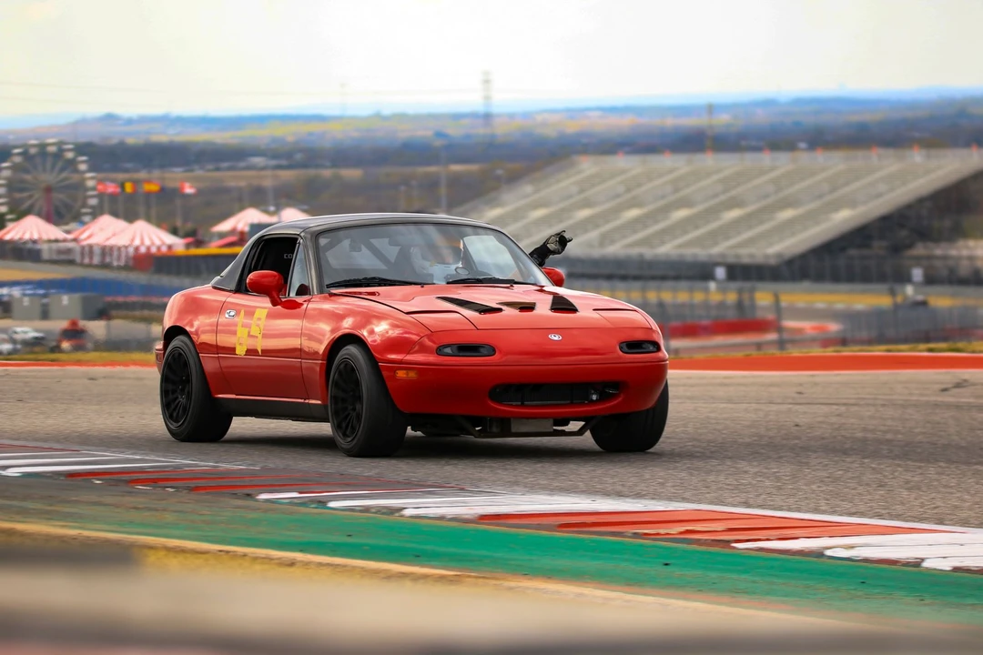 1995 Mazda NA MX-5 Miata - Image 2 of 31