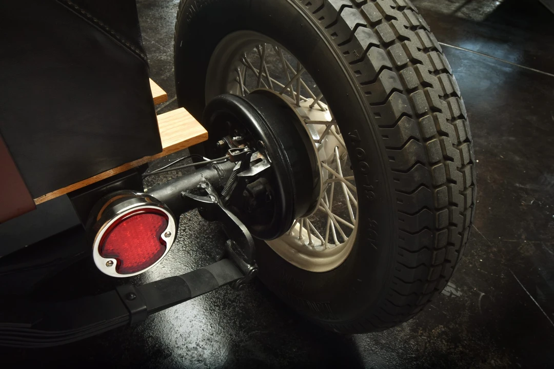 Ford Hot Rod - Image 23 of 31