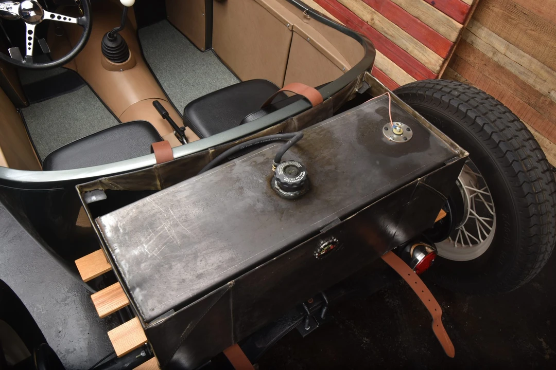 Ford Hot Rod - Image 19 of 31