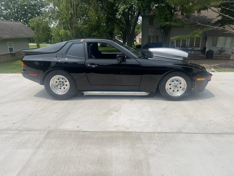 1985 Porsche 944 - Image 2 of 31