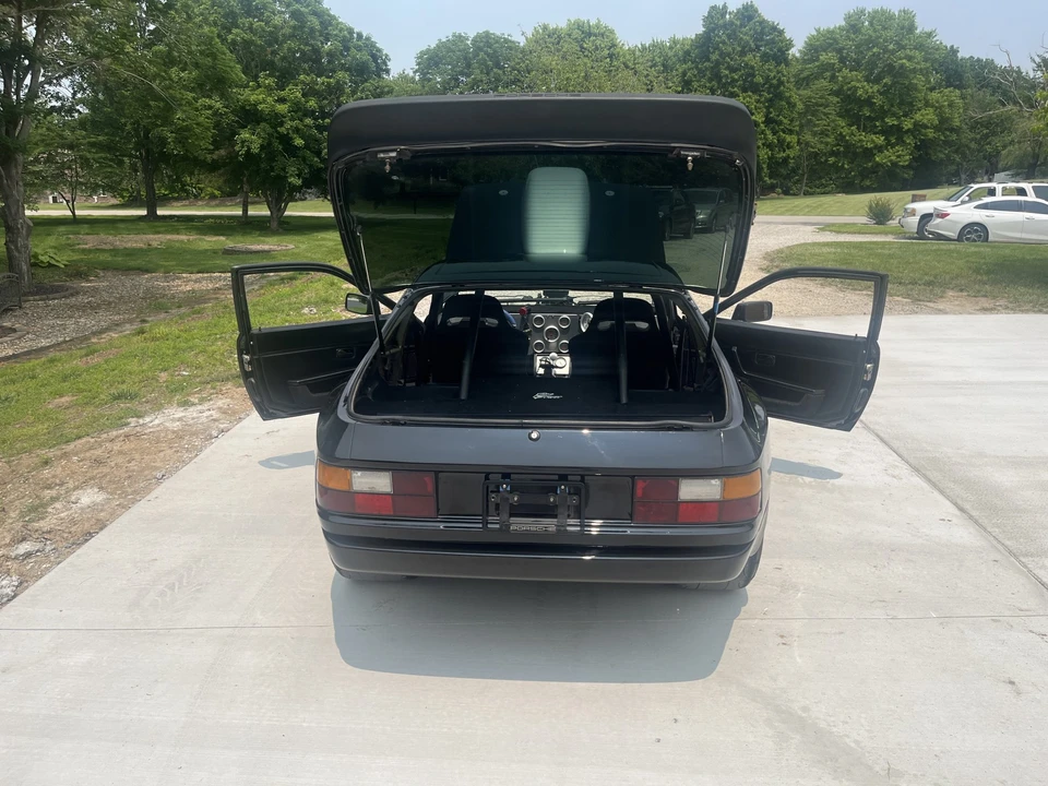 1985 Porsche 944 - Image 24 of 31