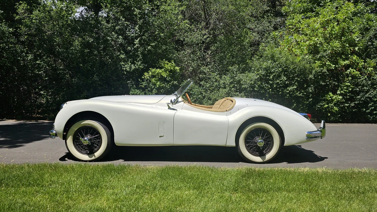 1955 Jaguar XK140 OTS Roadster - Image 25 of 31