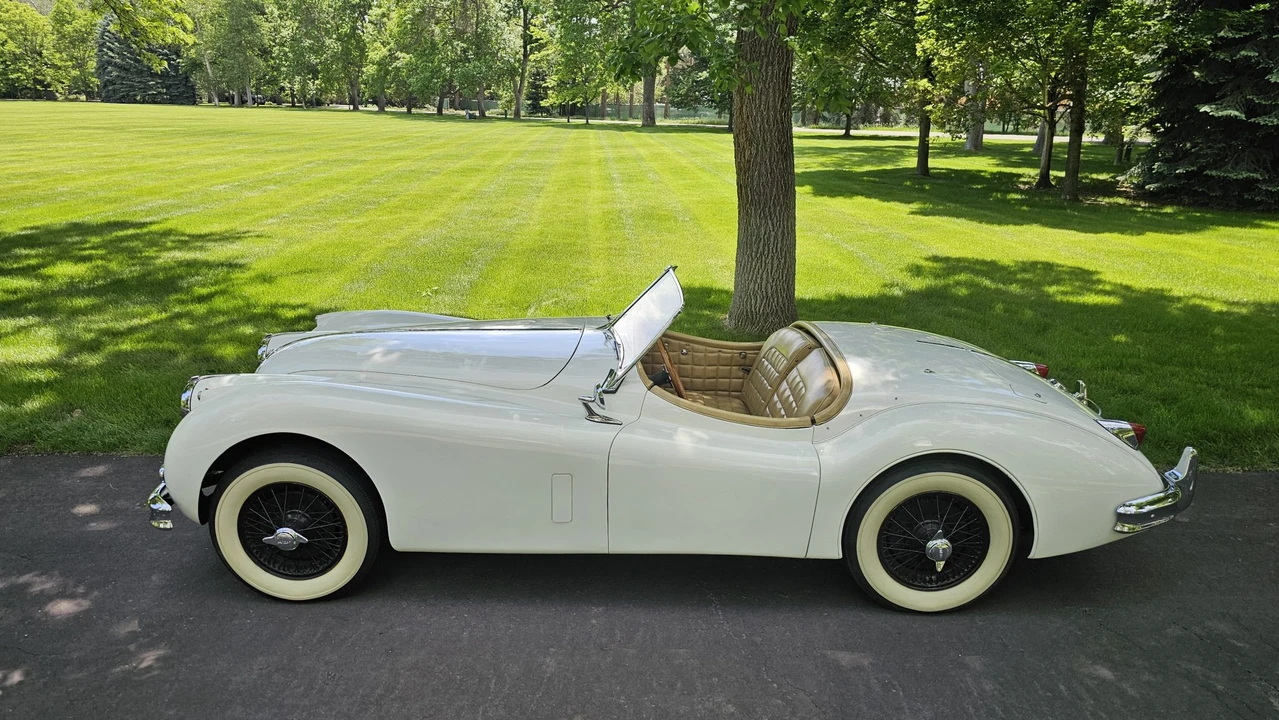 1955 Jaguar XK140 OTS Roadster - Image 27 of 31