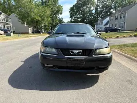 2010 Ford S197 Mustang - Image 2 of 5