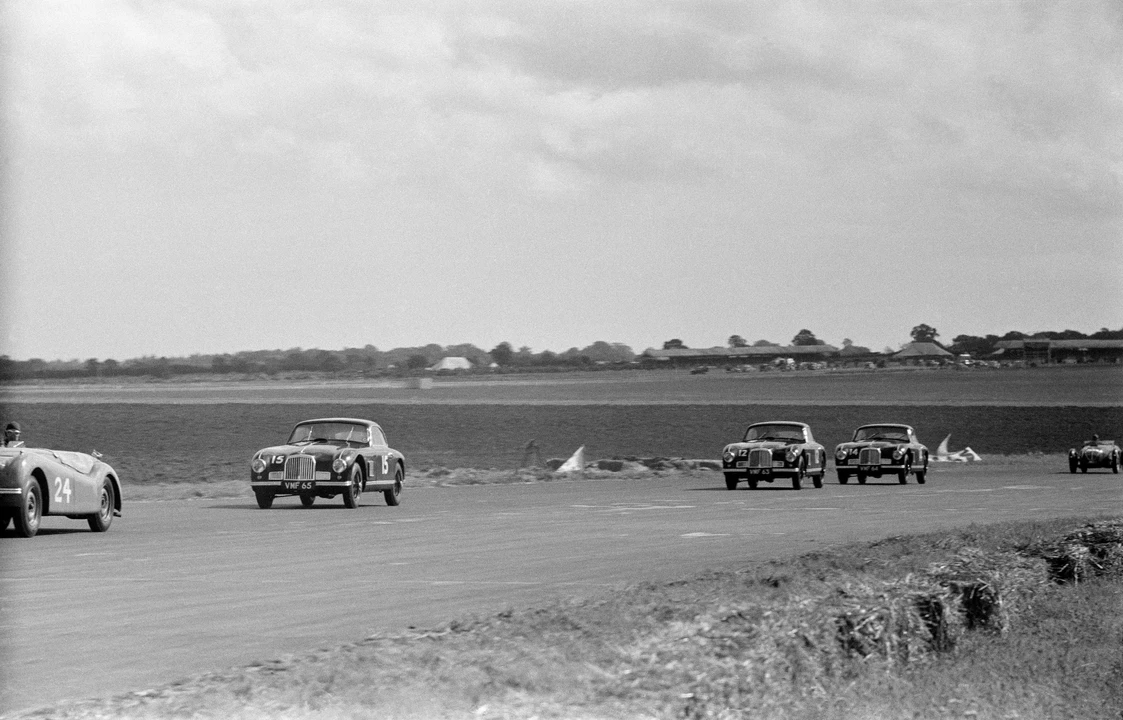 1950 Aston Martin DB1 & DB2 & DB2/4 & DB Mark III - Image 2 of 21