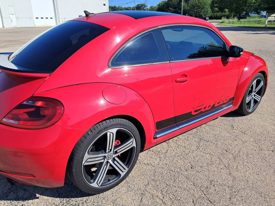 2012 Volkswagen A5 Beetle - Image 2 of 10