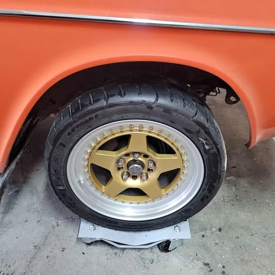 Volvo 200 Series - Image 1 of 1