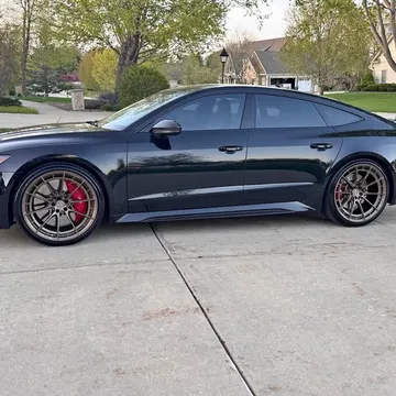 Audi VR Forged D03-R 22x10.5 Wheels and Michelin Pilot Sport 4S Tires