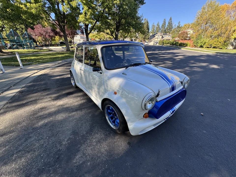 Mini Classic Mini - Image 10 of 31