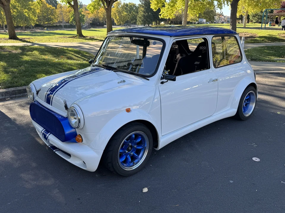 Mini Classic Mini - Image 4 of 31