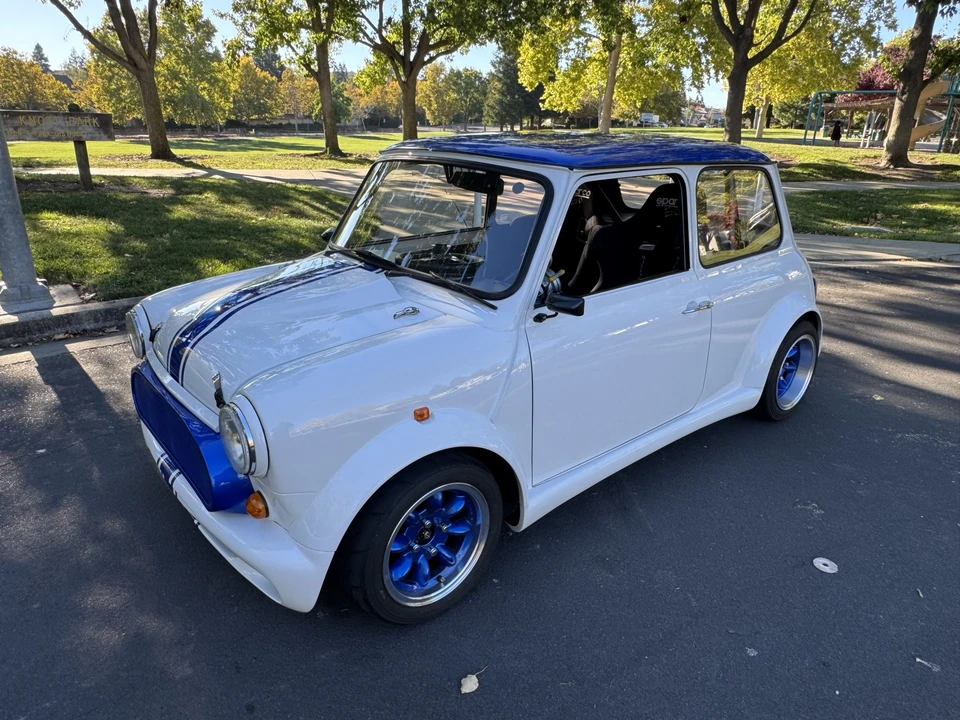Mini Classic Mini - Image 3 of 31