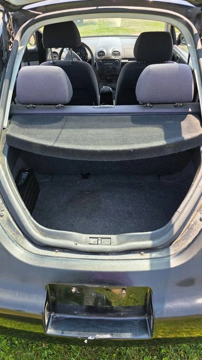 2003 Volkswagen Beetle (1980-2003) - Image 4 of 8